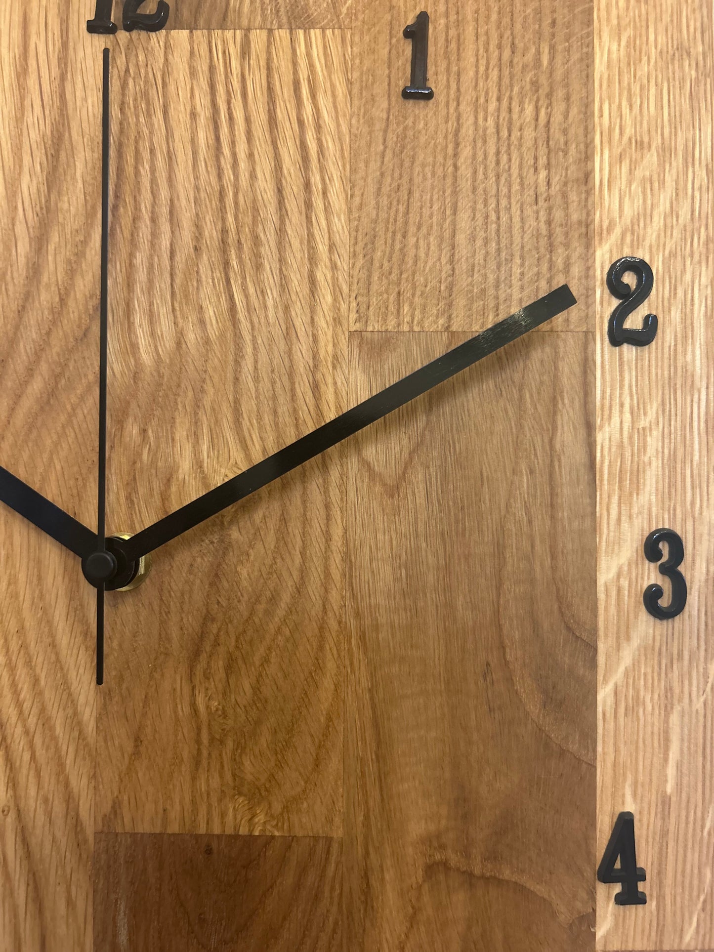 Wanduhr Eiche verleimt