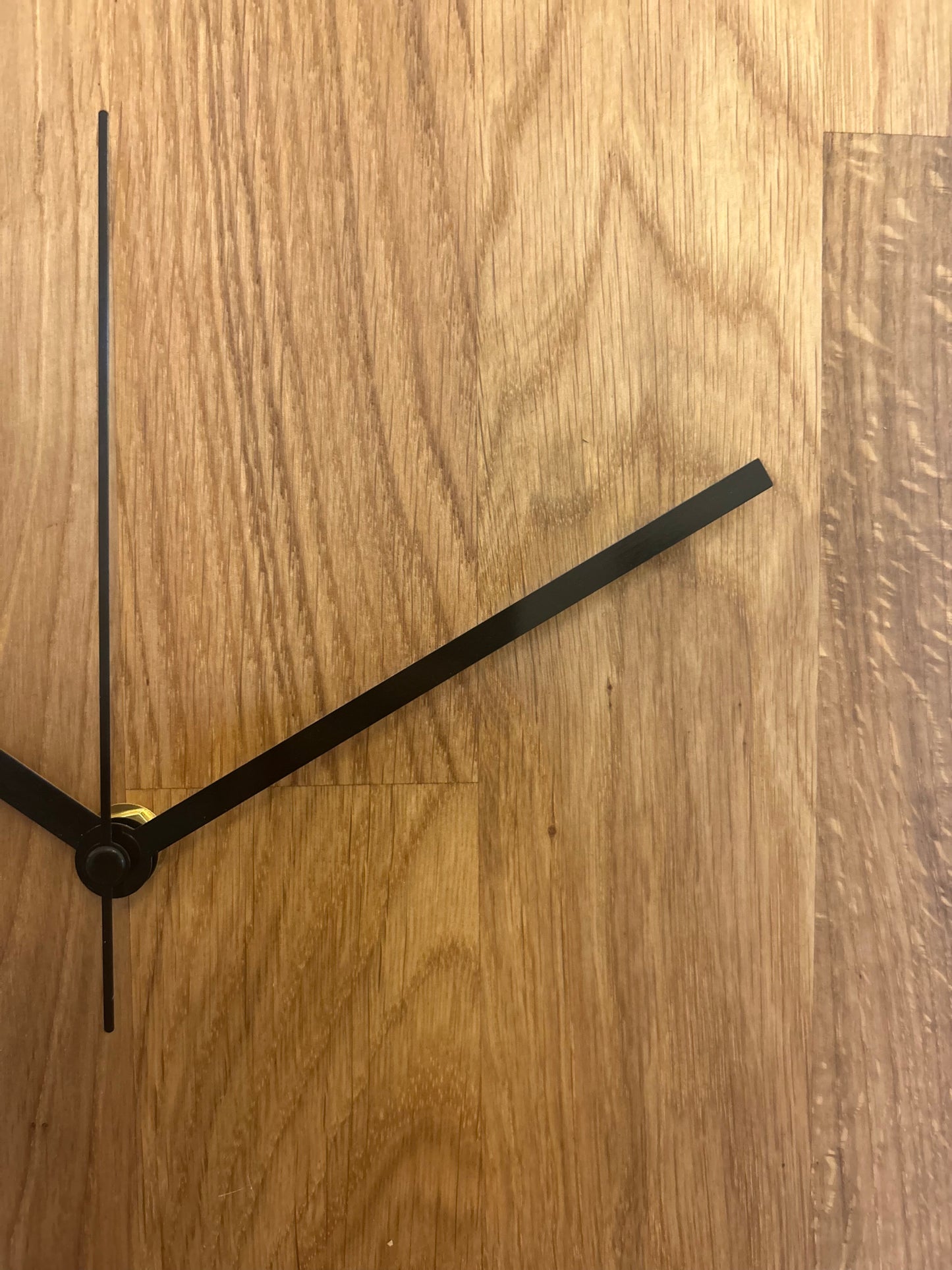 Wanduhr Eiche verleimt