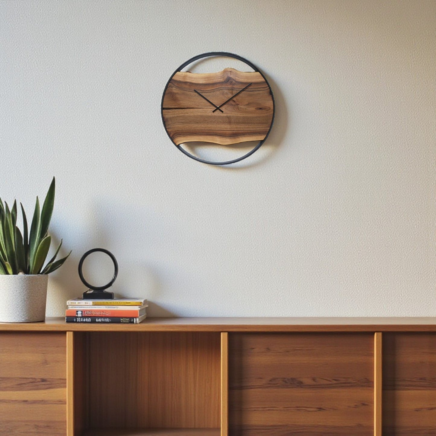 Wanduhr Nuss - 44cm