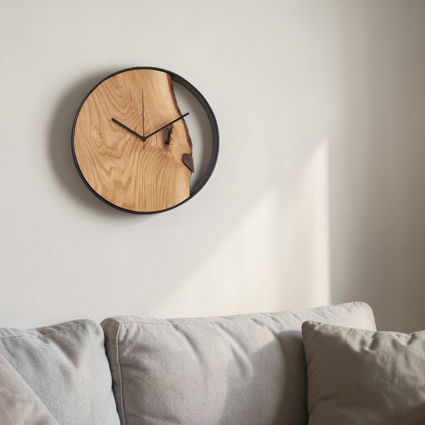 Wanduhr Eiche mit Rinde - 35cm